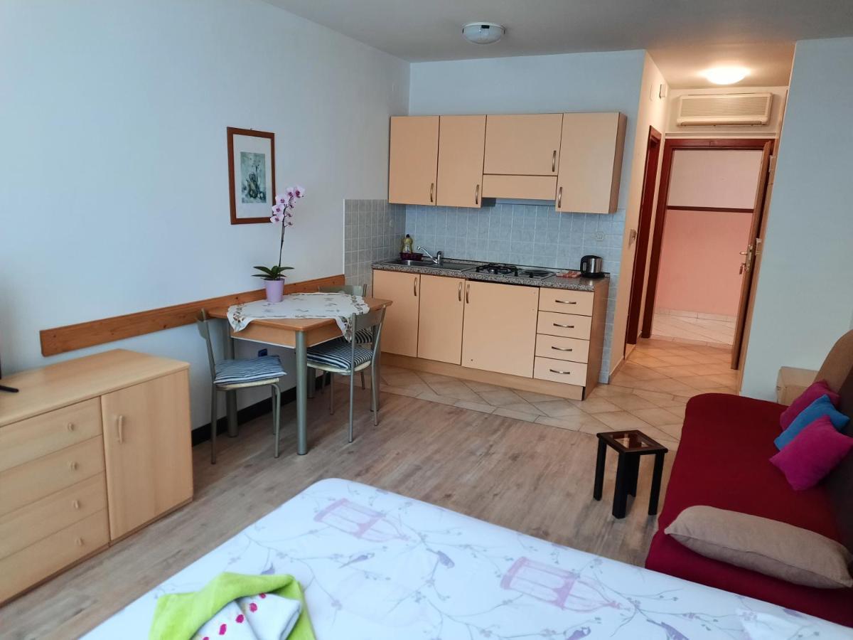 Apartmani Lorena PUY Exterior foto
